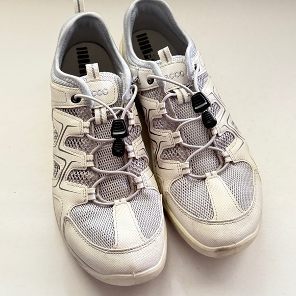 Women's Ecco Slip On Sneakers, Size 10 - Picture 3 of 9